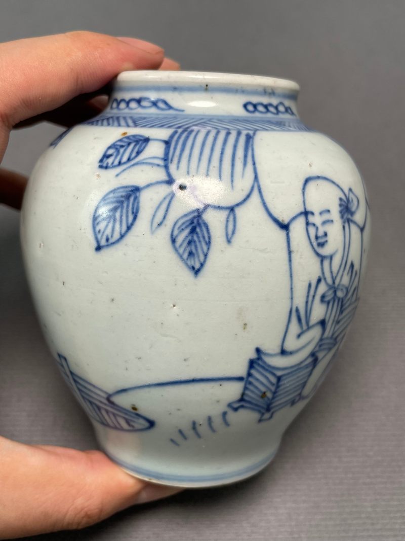 明万历 青花铁线描高士图小罐 - 图5