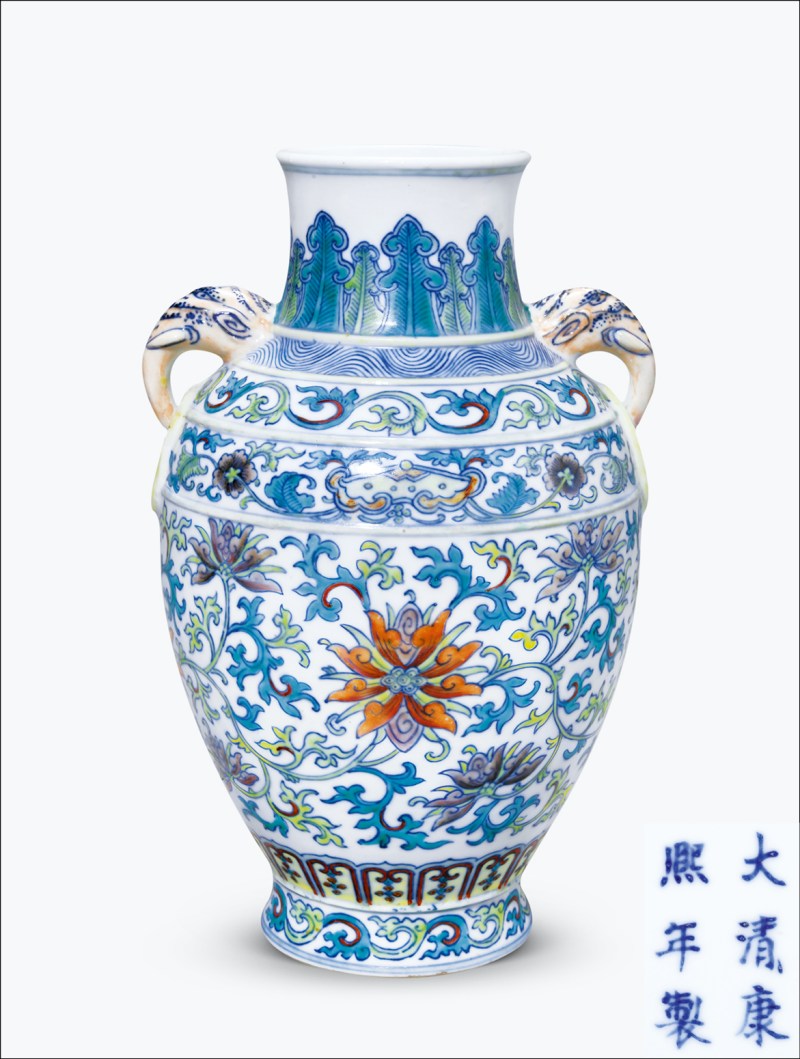 清晚期 斗彩缠枝莲纹象耳尊