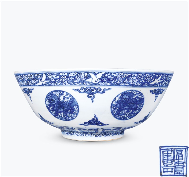 明晚期 青花内松鹿延年图外麒麟纹大碗