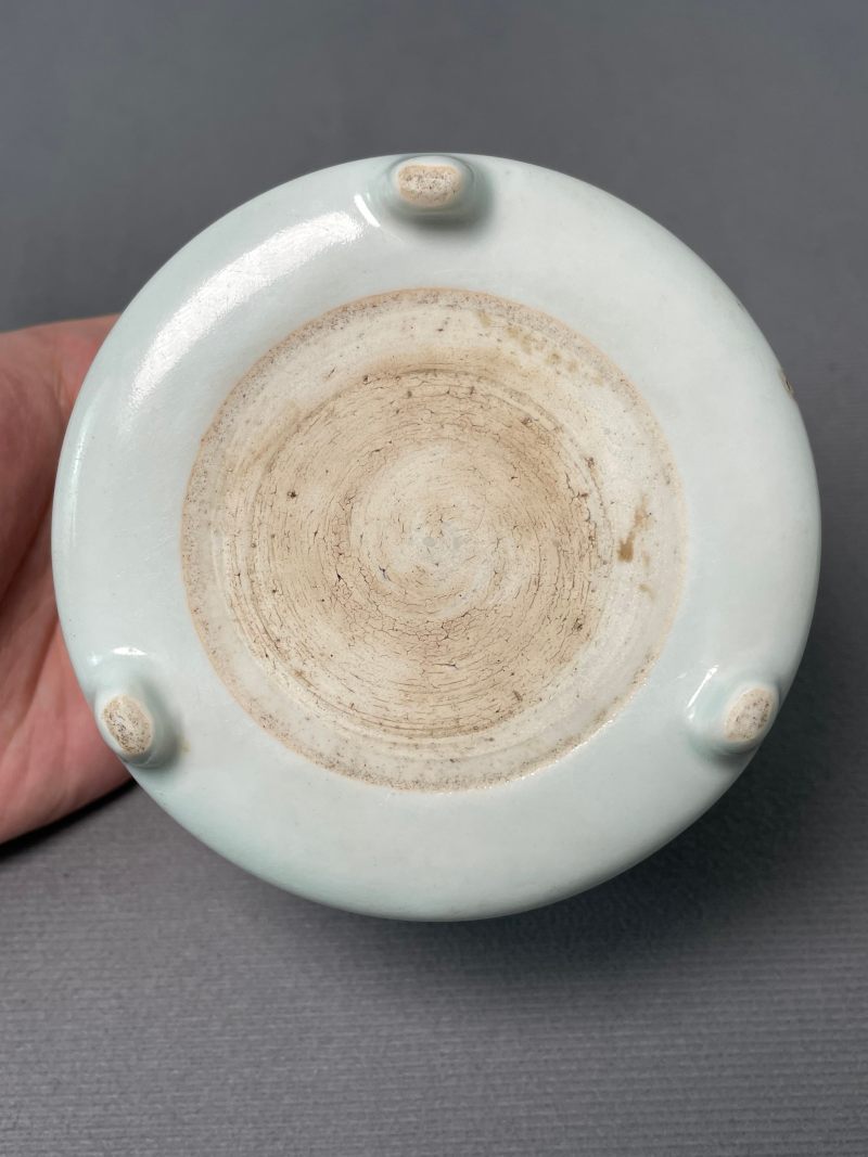 清中期 青花云龙纹三足炉 - 图16