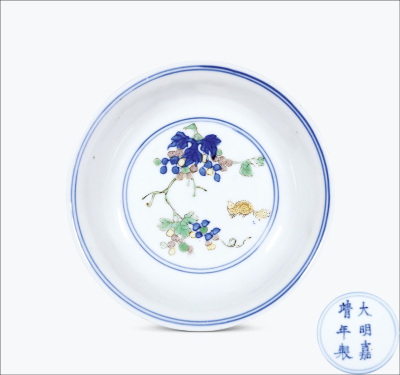 清顺治 青花五彩松鼠葡萄纹盘