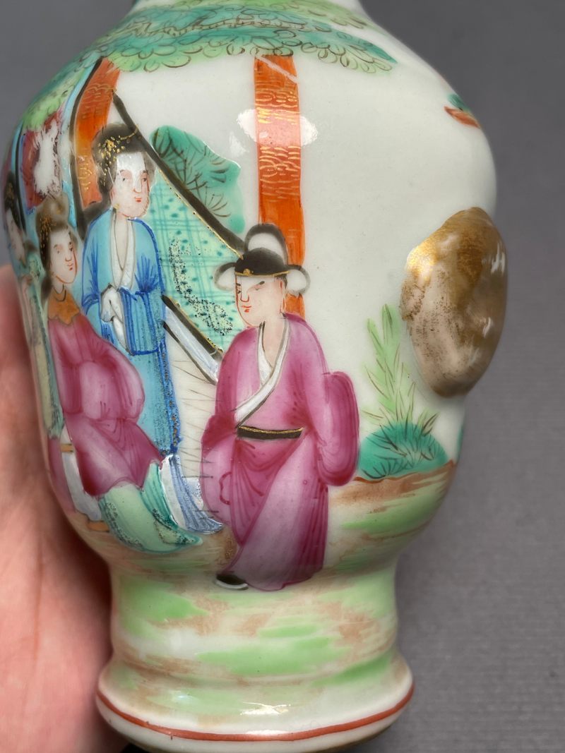 清同治 广彩人物图小瓶 - 图5