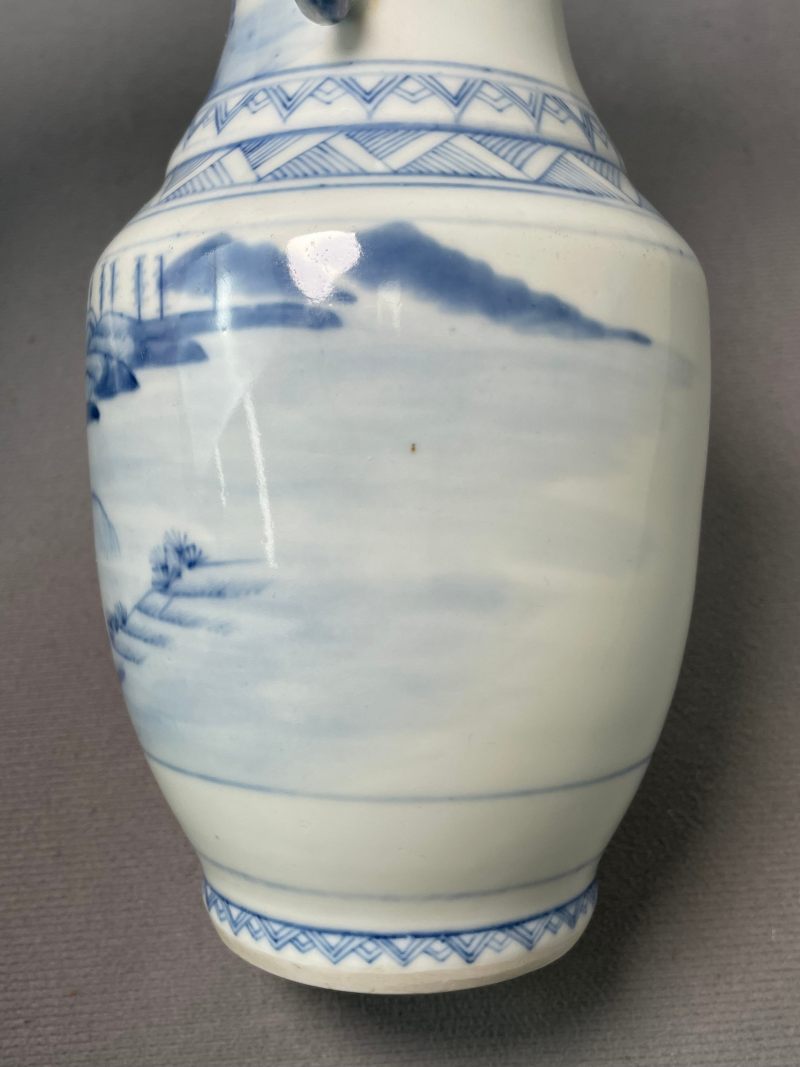 清晚期 青花人物故事图双耳盘口尊 - 图10