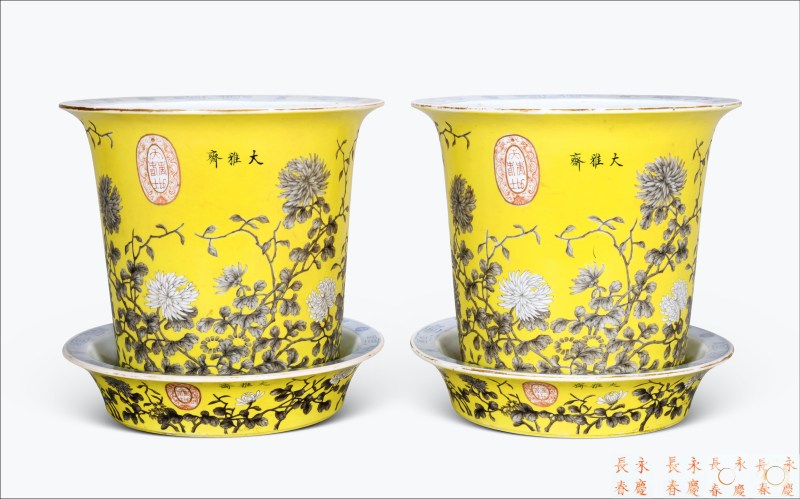 清晚期 黄地墨彩菊花纹花盆带奁一对