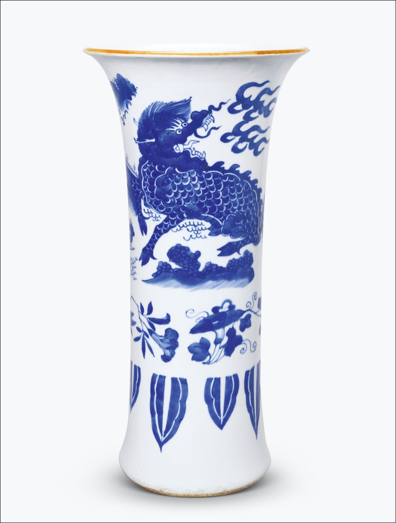 清顺治 青花麒麟芭蕉纹花觚 - 图1