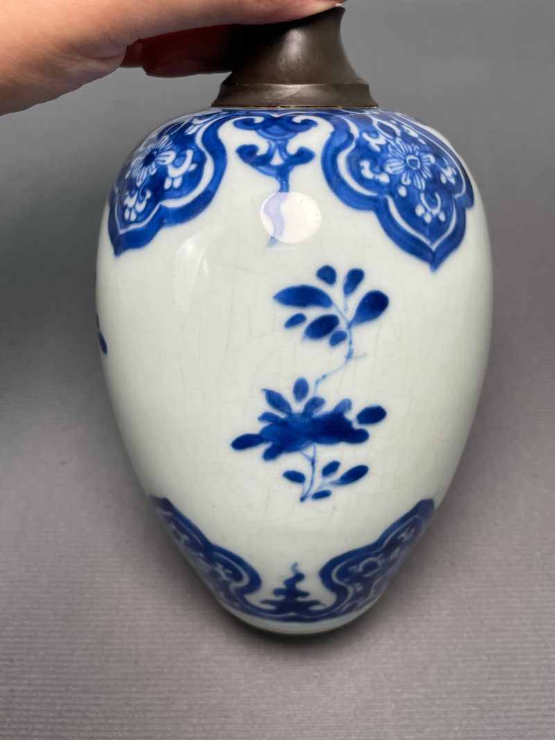 清康熙 青花花卉纹小罐（带木座） - 图7