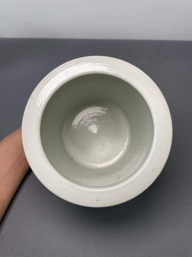 民国 浅绛彩仕女笔筒 - 图16