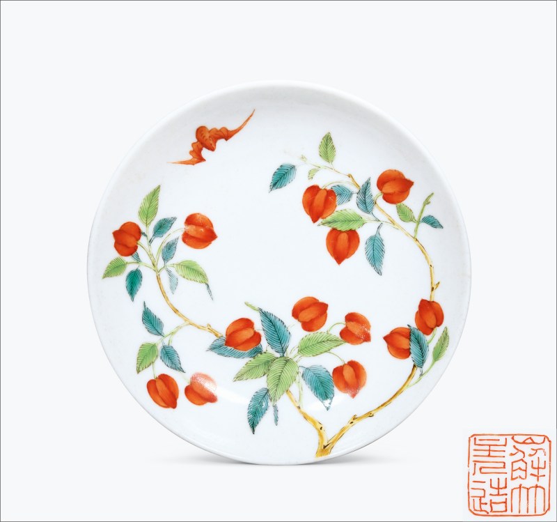 清道光 粉彩枸杞纹盘