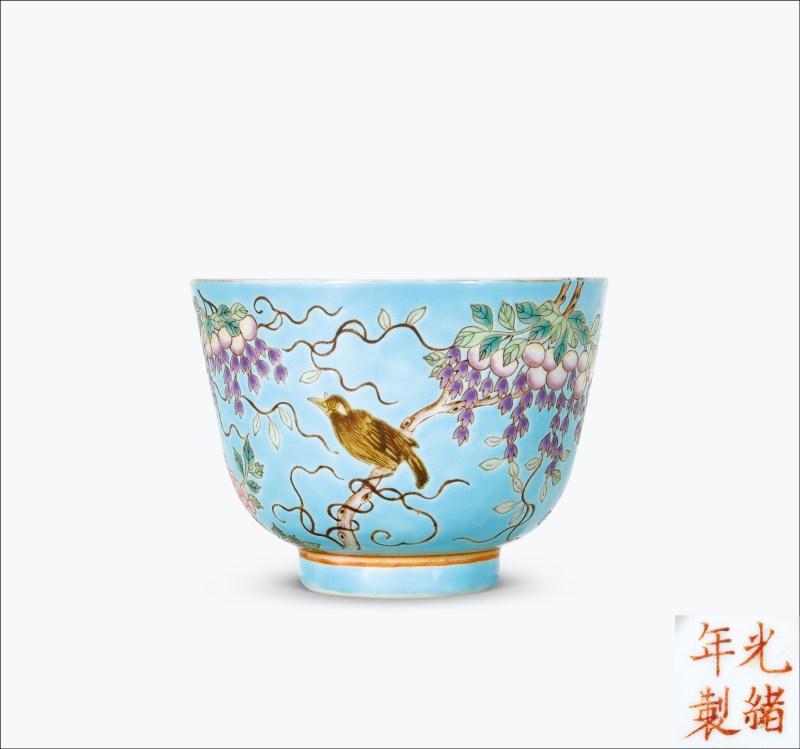 清光绪 松石绿地粉彩过墙紫藤花鸟纹杯