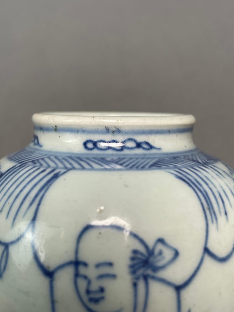 明万历 青花铁线描高士图小罐 - 图3
