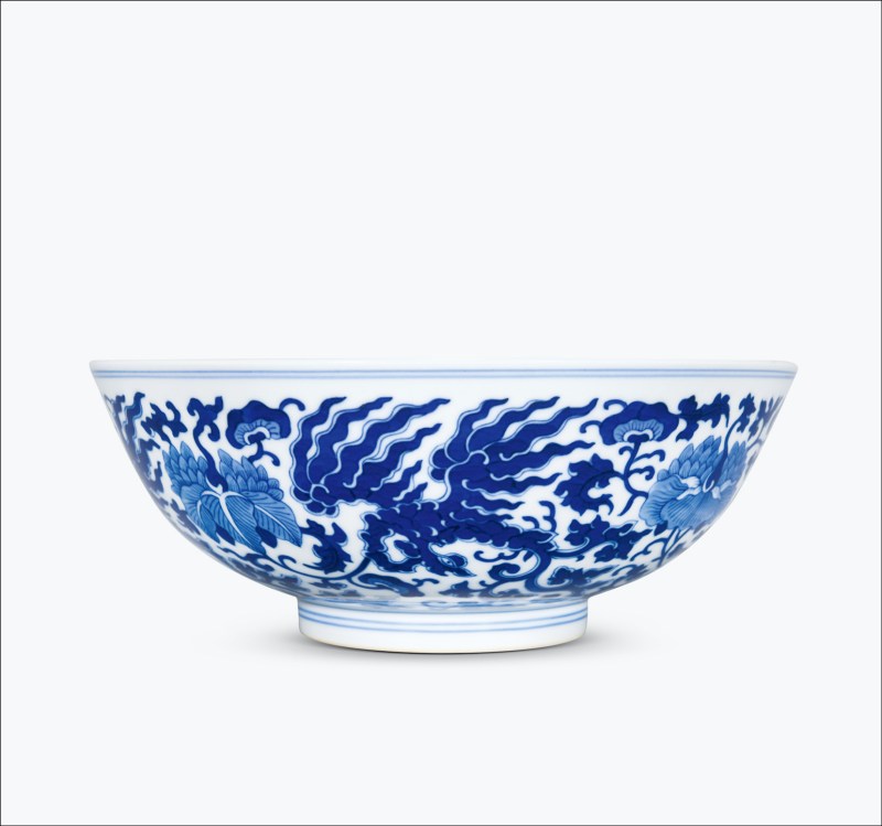 清道光 青花穿花夔凤纹大碗