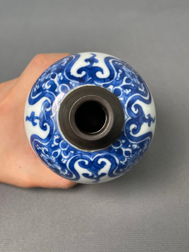 清康熙 青花花卉纹小罐（带木座） - 图13