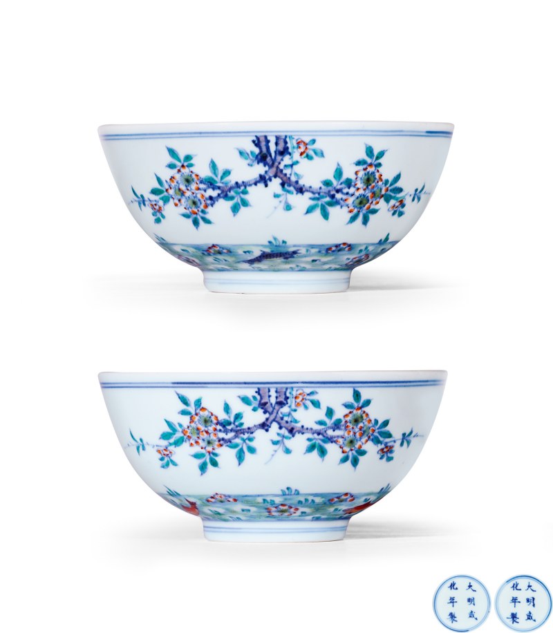 清康熙 斗彩落花游鱼图碗一对 - 图1