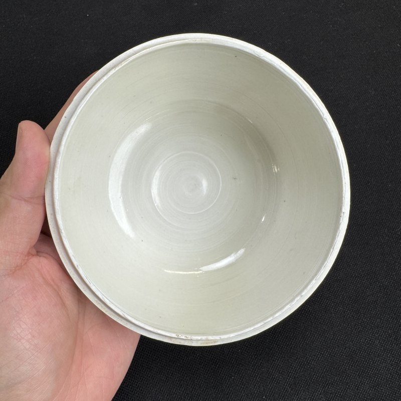 明 白釉刻仰莲纹捧盒 - 图8