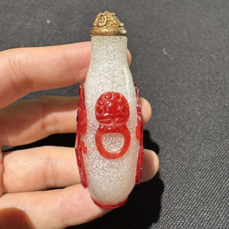 清 套红料螭龙纹烟壶 - 图6