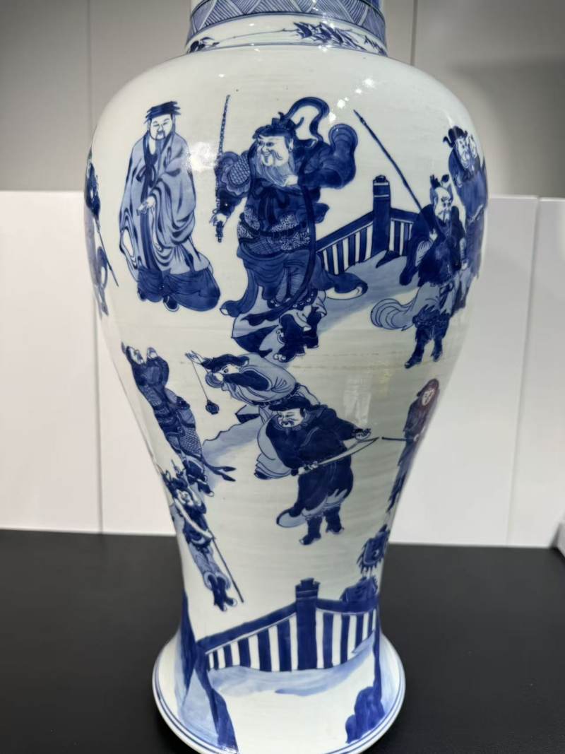 清乾隆 青花水浒群将图大凤尾尊 - 图5