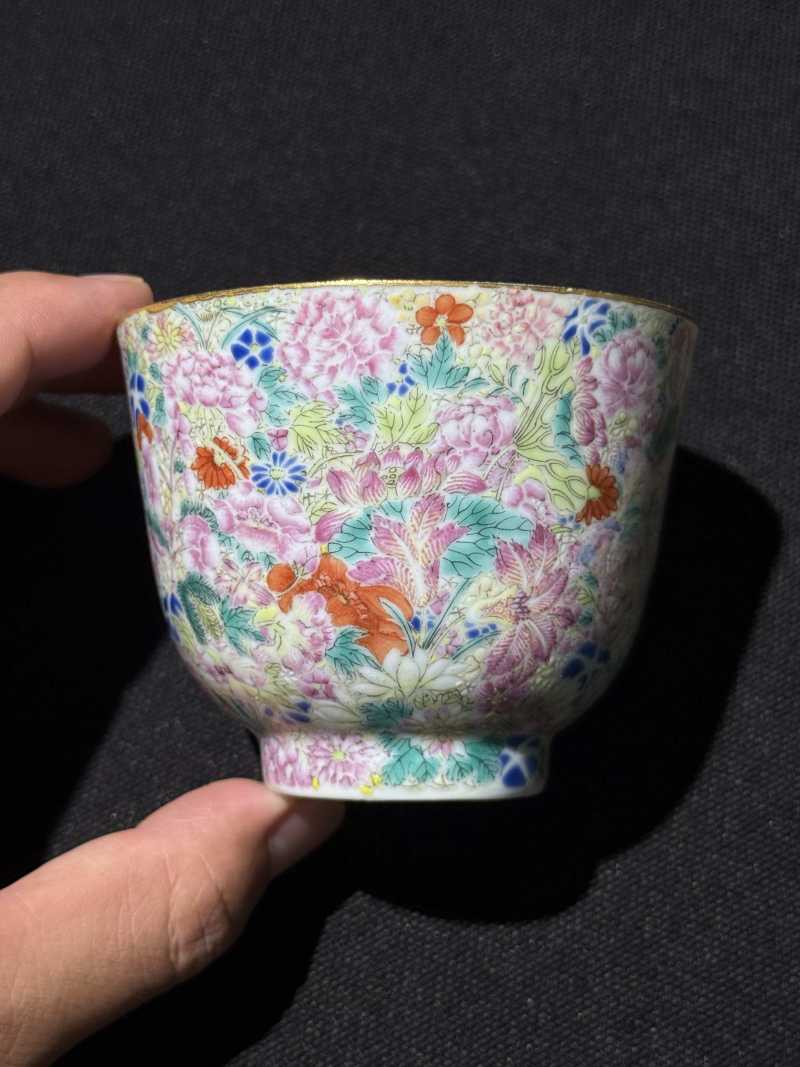 清嘉庆 粉彩万花献瑞图茶圆 - 图4
