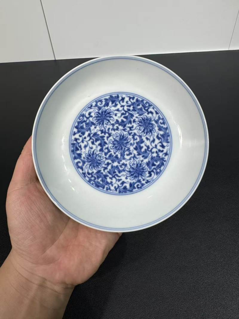 清雍正 青花缠枝莲纹盘 - 图2