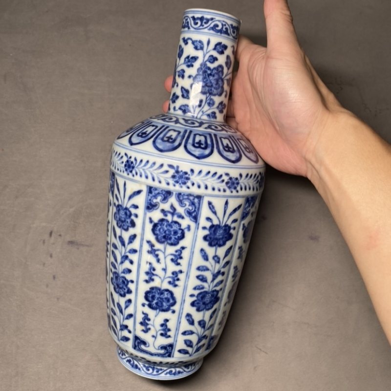清乾隆 青花折枝花卉纹纸槌瓶 - 图7