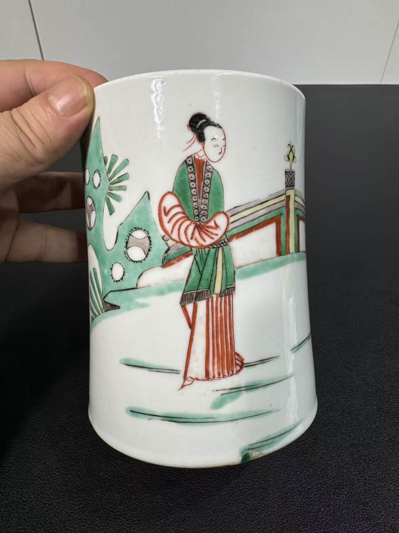 清康熙 五彩人物故事笔筒 - 图2