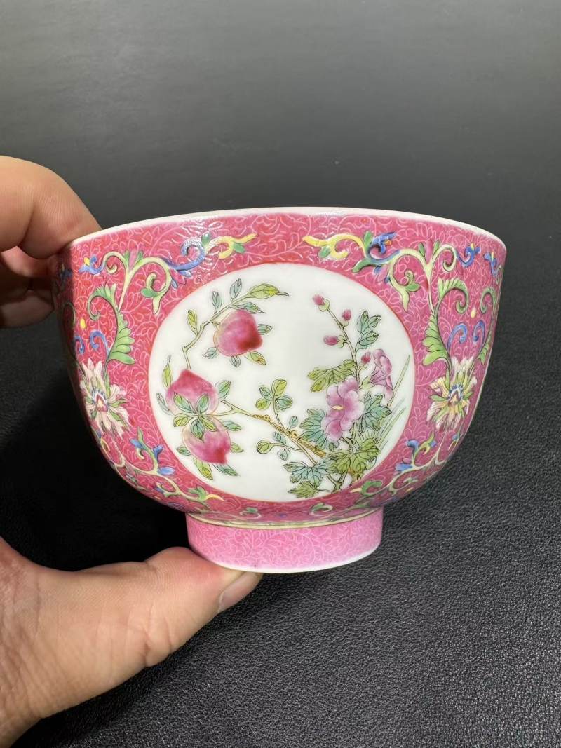 清道光 胭脂粉地洋彩轧道四季花卉纹碗 - 图2