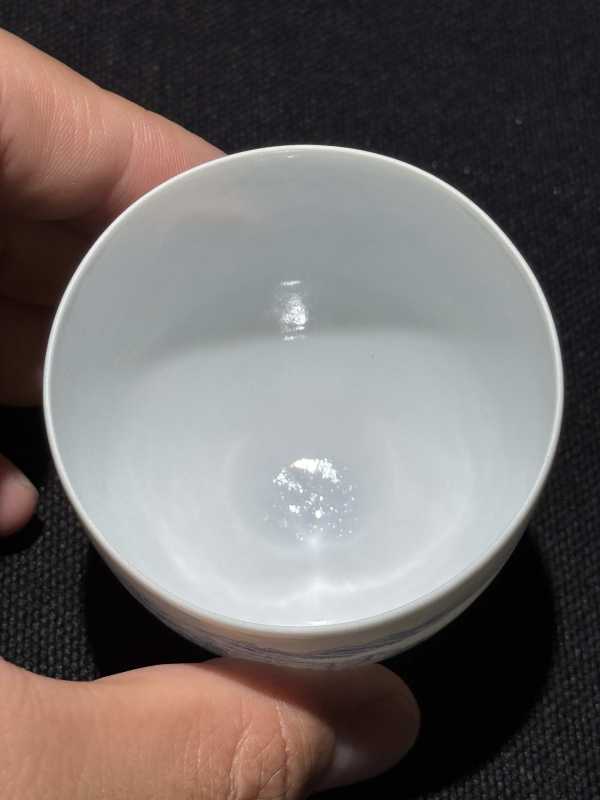 民国 蓝料彩湖山春色图杯 - 图9