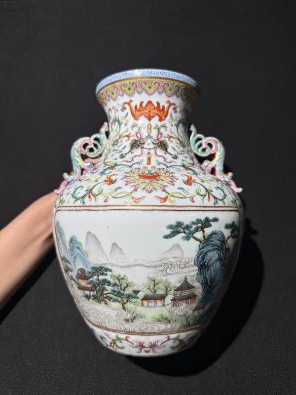 清乾隆 洋彩吉庆有余纹开光山水图双凤耳尊 - 图3