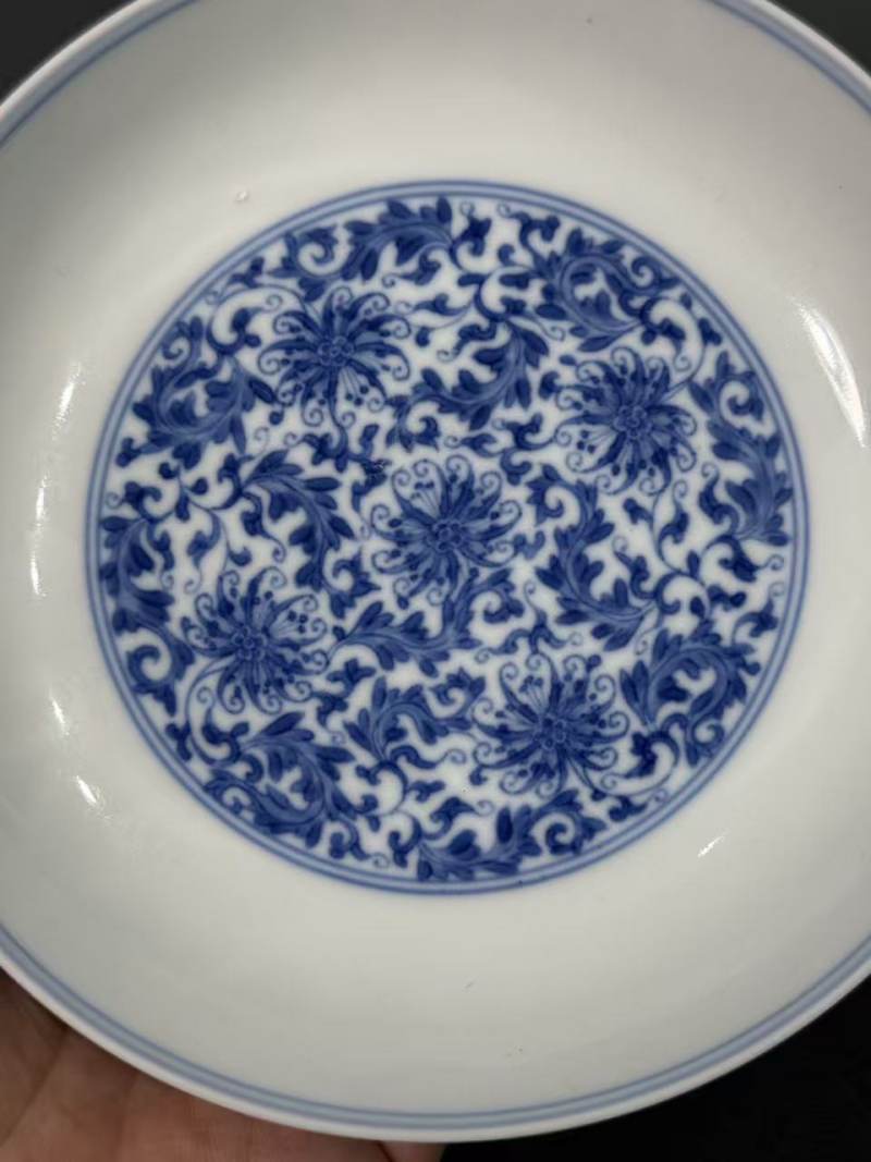 清雍正 青花缠枝莲纹盘 - 图3