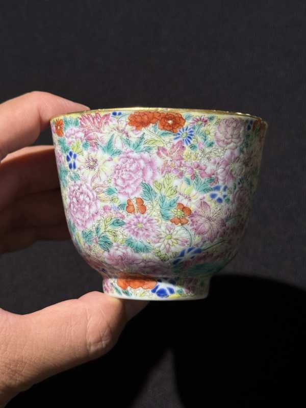 清嘉庆 粉彩万花献瑞图茶圆 - 图6