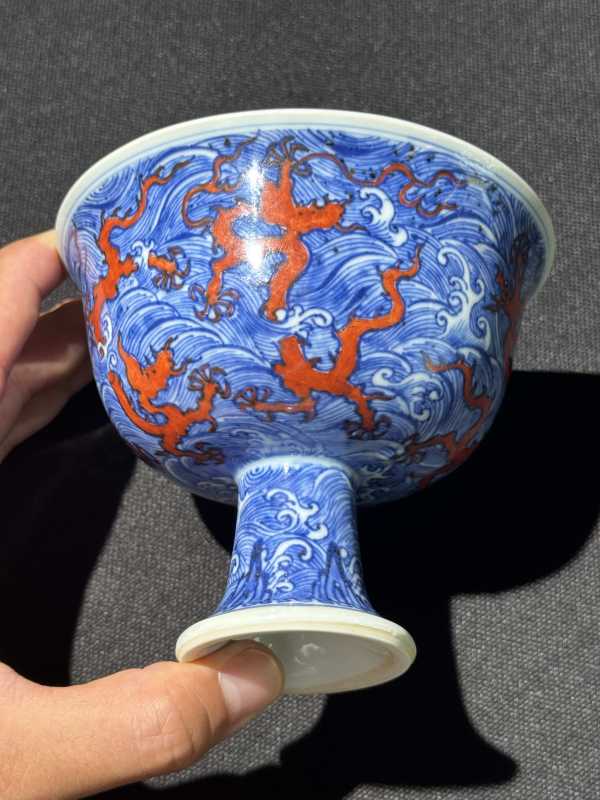 清康熙 青花矾红海水龙纹高足杯 - 图9