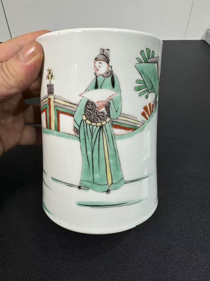 清康熙 五彩人物故事笔筒 - 图3