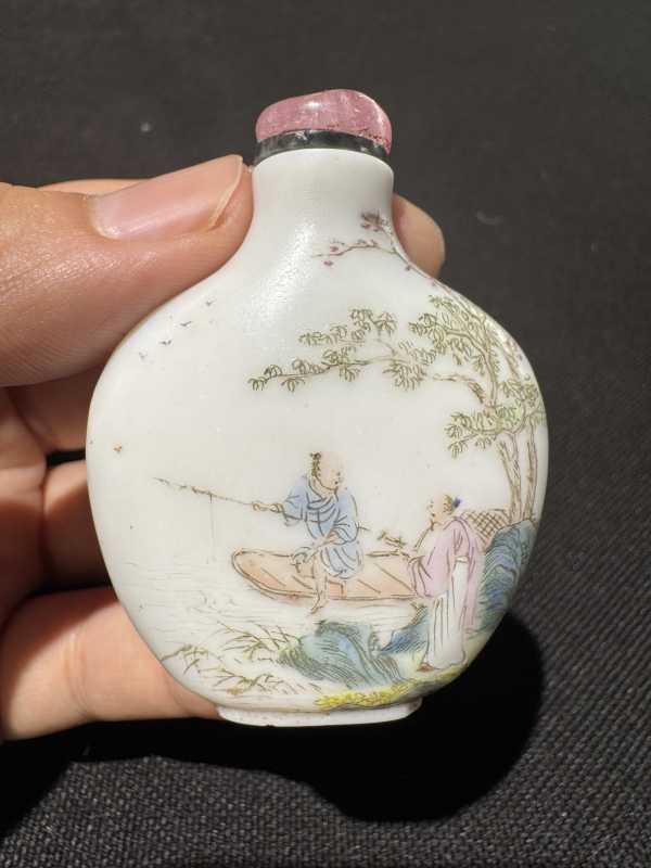 清 料胎画珐琅人物烟壶 - 图6