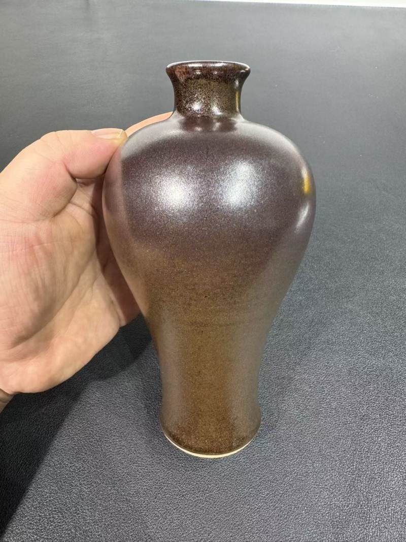 清雍正 铁锈花釉梅瓶 - 图3