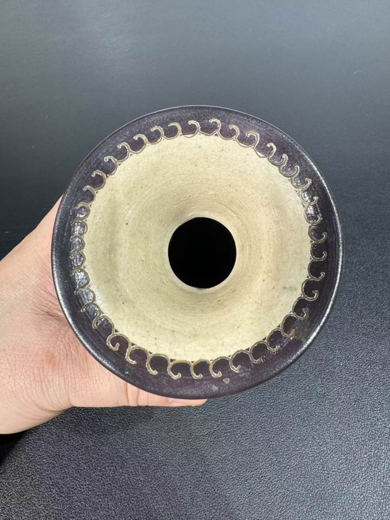 清康熙 仿磁州窑剔花撇口瓶 - 图6