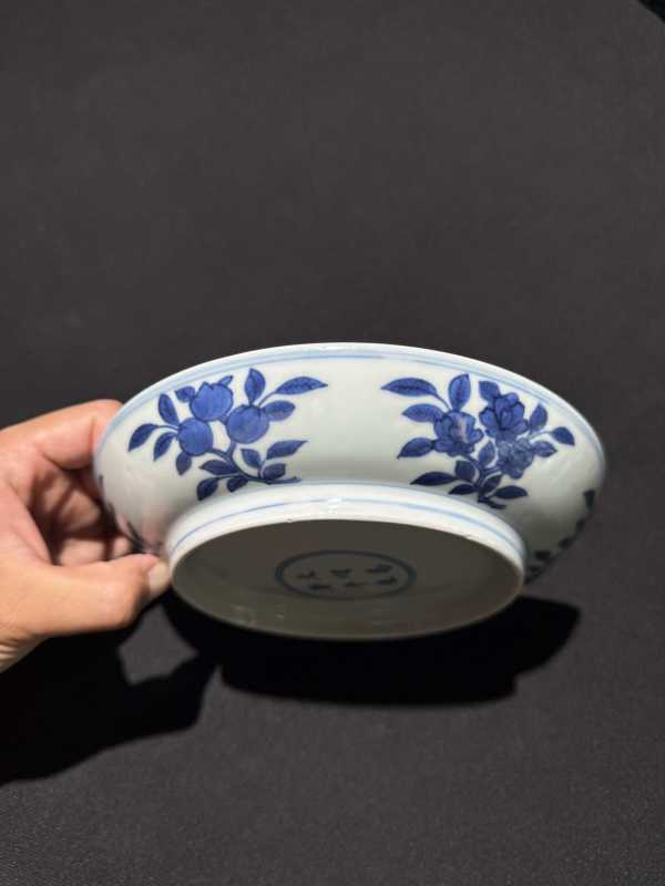 明万历 青花季子挂剑图盘 - 图12