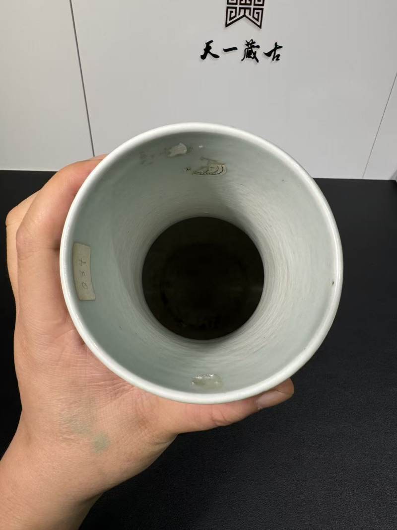 清乾隆 斗彩福庆有余夔凤纹贯耳瓶 - 图9