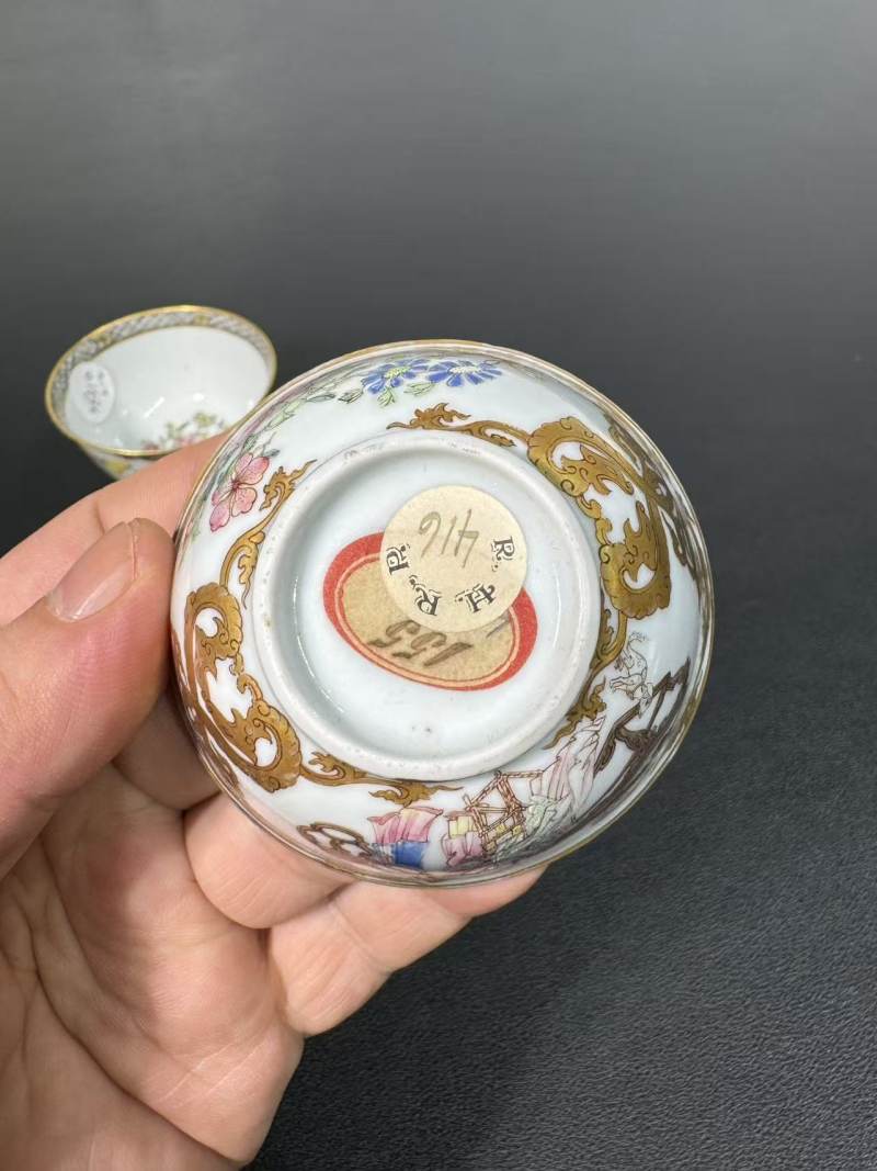 清雍正 珐琅彩仕女人物纹杯一对 - 图11