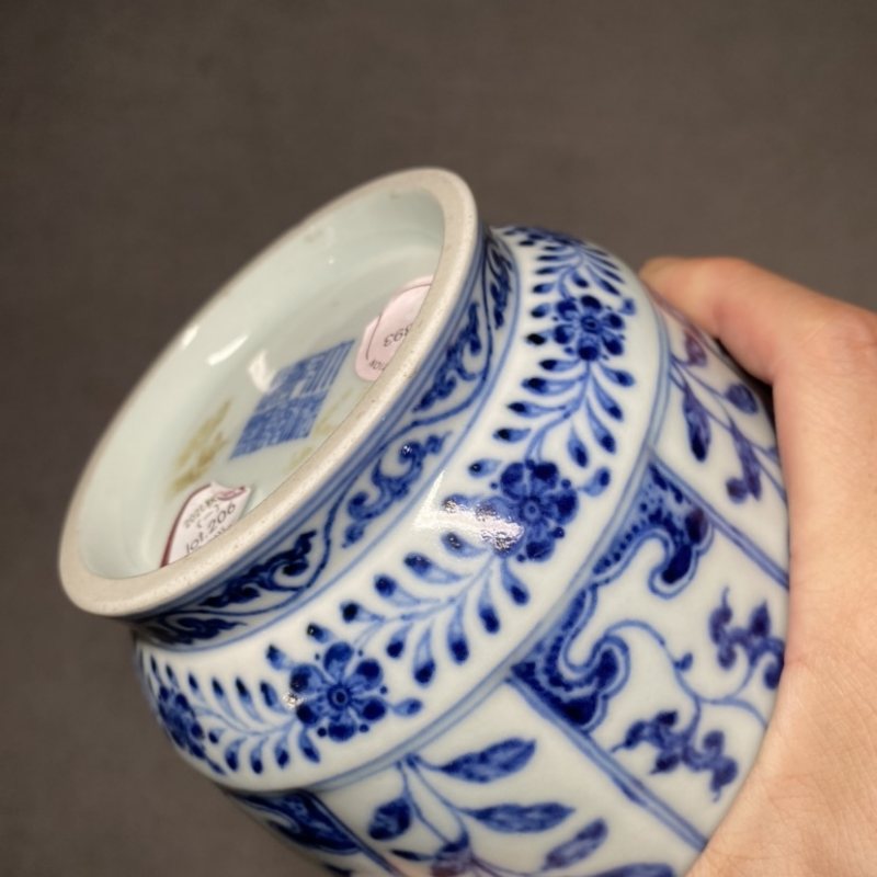 清乾隆 青花折枝花卉纹纸槌瓶 - 图10