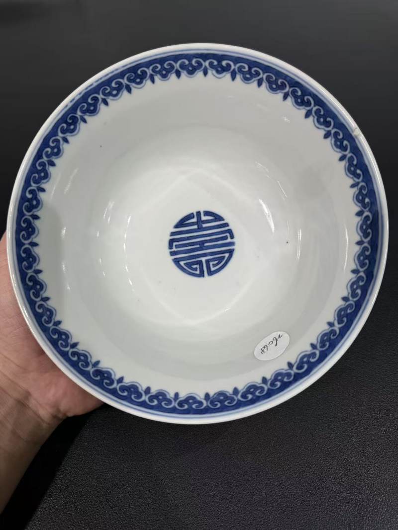 清道光 青花缠枝莲“山高水长”碗 - 图6