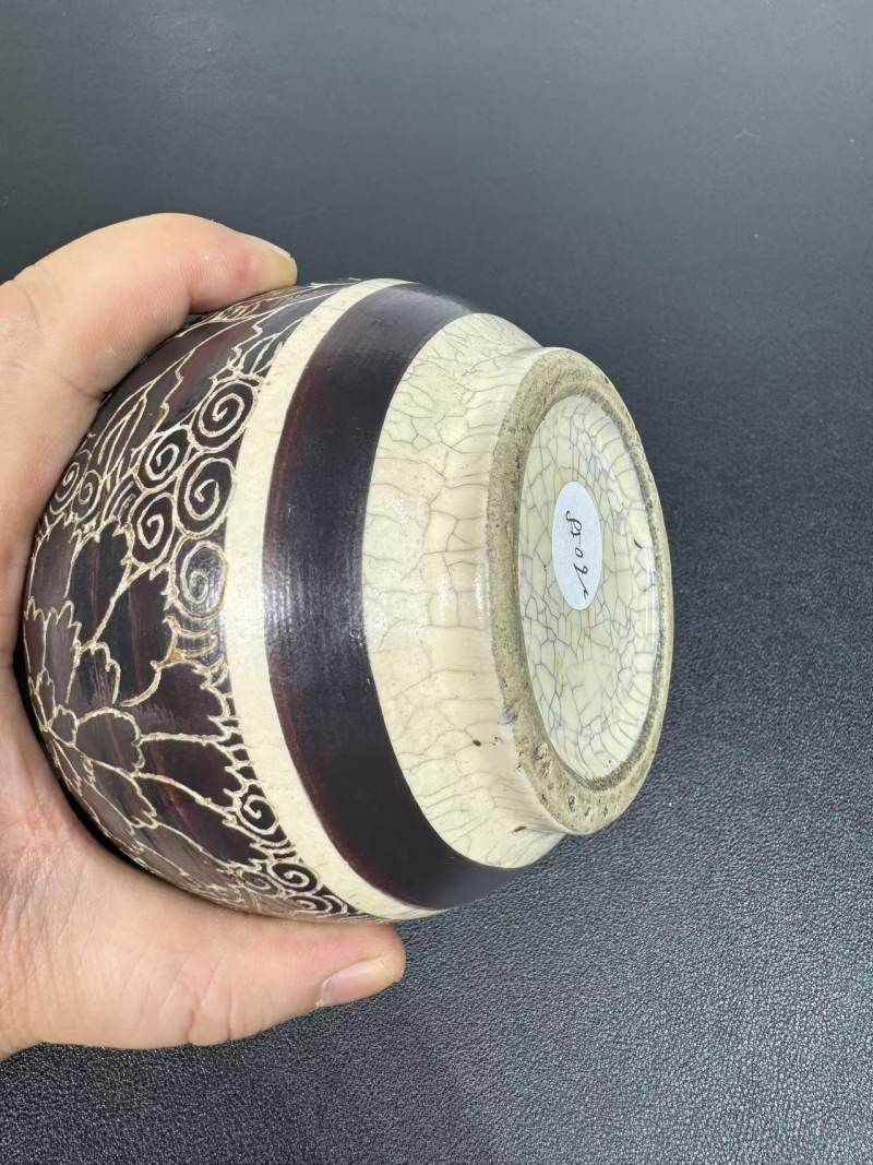 清康熙 仿磁州窑剔花撇口瓶 - 图7