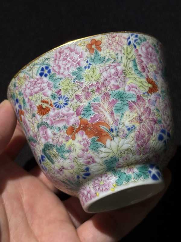 清嘉庆 粉彩万花献瑞图茶圆 - 图8