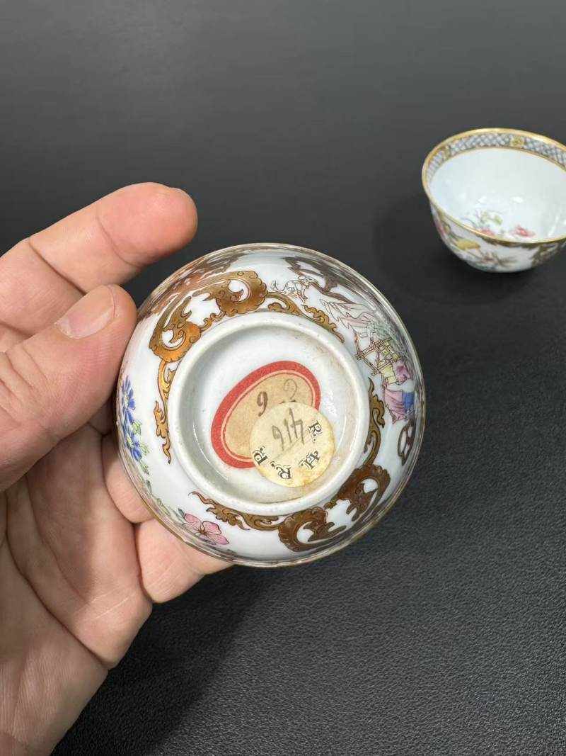 清雍正 珐琅彩仕女人物纹杯一对 - 图12