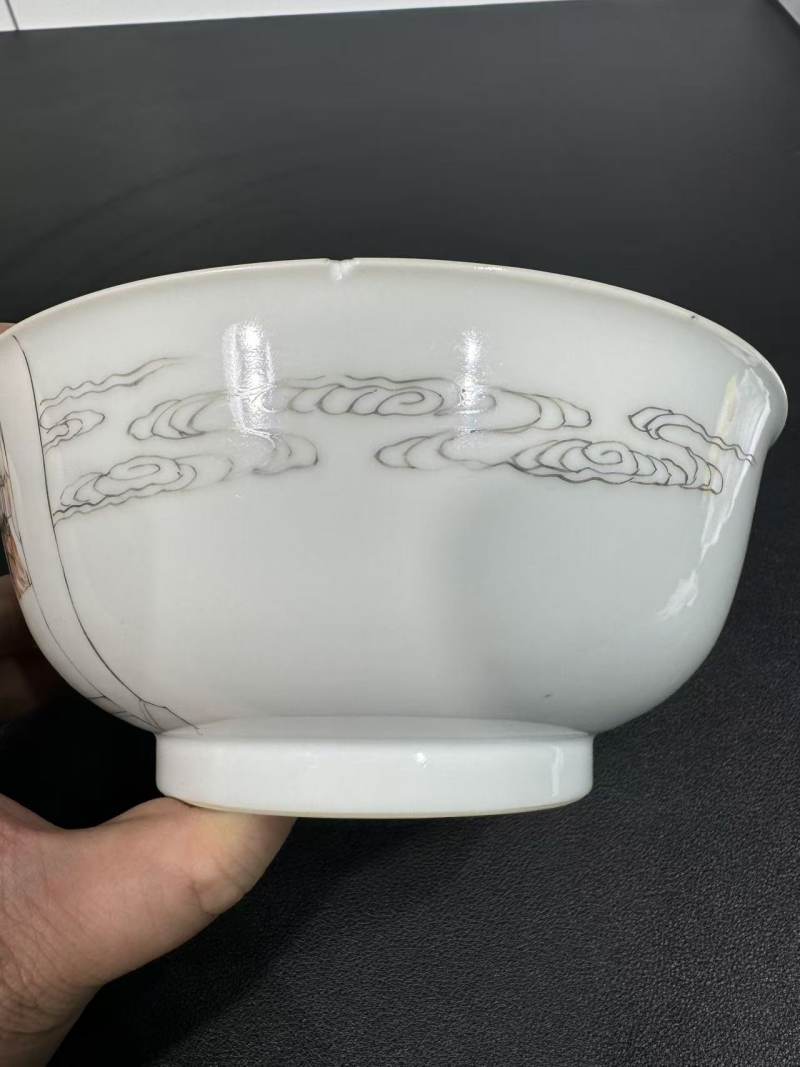 清雍正 墨彩描金郭府迎归图碗 - 图5