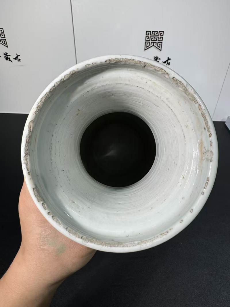 清康熙 釉下三彩山水纹棒槌瓶 - 图8