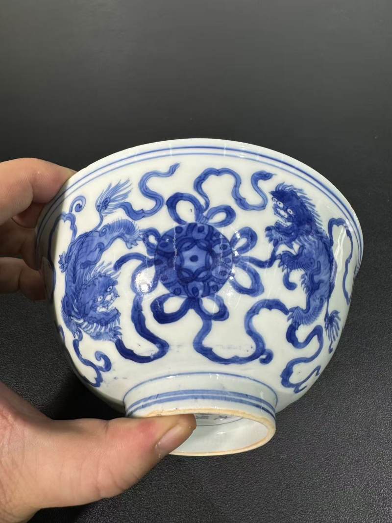 明万历 青花狮子绣球纹宫碗 - 图6