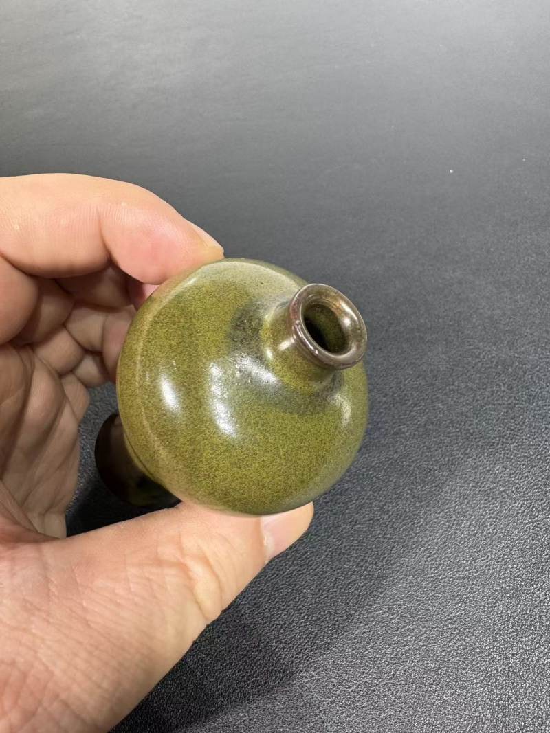 清乾隆 茶叶末釉小梅瓶 - 图4