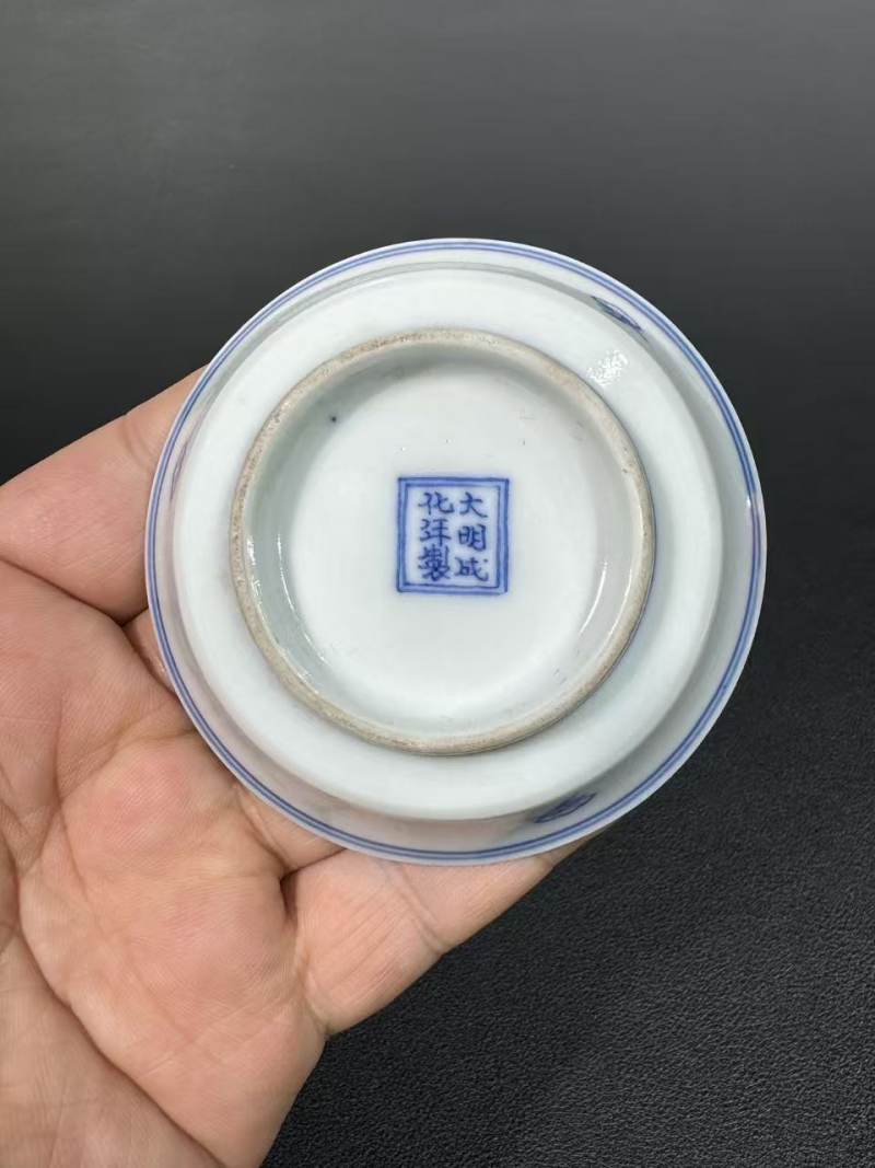 清乾隆 青花淡描莲托八宝梵文小盘 - 图6