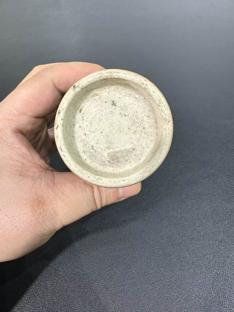 清雍正 铁锈花釉梅瓶 - 图6