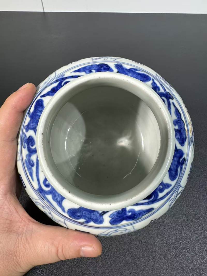 明嘉靖 青花“圣寿万年”龙凤纹罐 - 图7