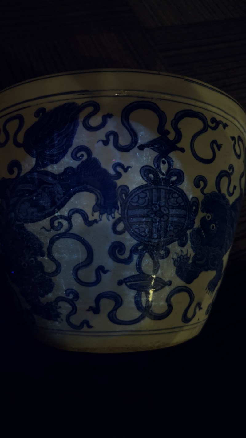 明万历 青花狮子戏绣球纹大缸 - 图16